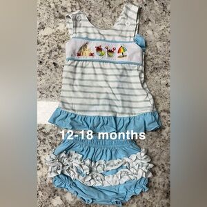 Baby girl 12-18 month 2 piece beach summer outfit, ruffle butt, blue and white